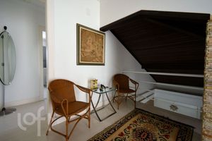 Image 17 - 888995