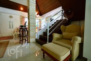 Image 14 - 888995