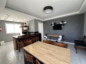 Image 18 - 888996