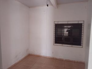 Image 15 - 889007