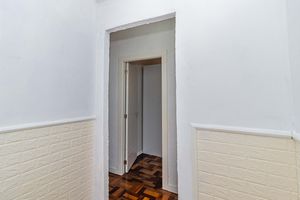 Image 5 - 889012