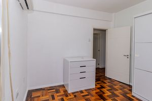 Image 9 - 889012