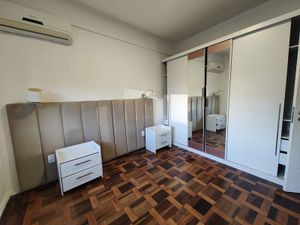 Image 14 - 889012