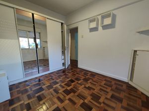 Image 15 - 889012