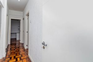 Image 19 - 889012