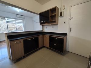 Image 9 - 889012