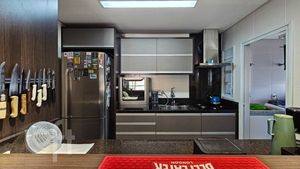 Image 8 - 889013