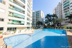 Image 8 - 889076