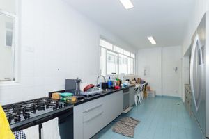 Image 32 - 889077