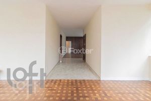 Image 1 - 889077