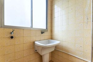 Image 9 - 889078