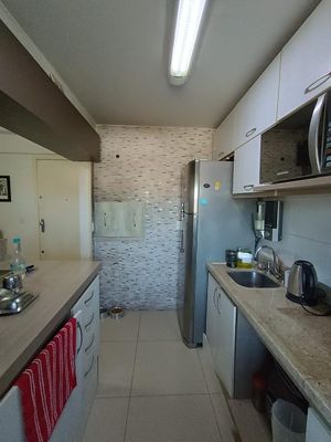 Image 2 - 889136