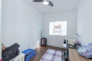 Image 7 - 889144