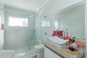 Image 19 - 889144