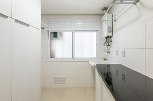 Image 11 - 889174