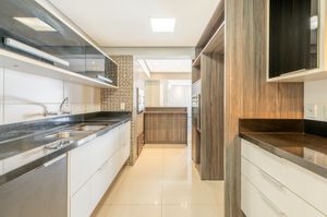 Image 8 - 889174