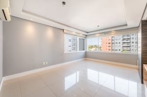 Image 1 - 889174