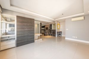 Image 4 - 889174