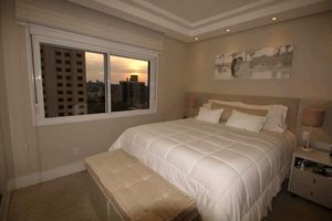 Image 1 - 889174