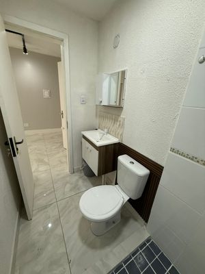Image 12 - 889175