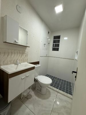 Image 11 - 889175