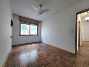 Image 8 - 889242