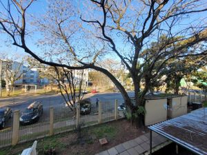 Image 6 - 889242