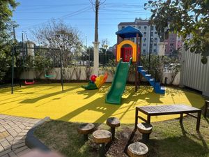 Image 11 - 889253