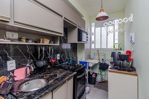 Image 12 - 889253