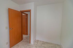 Image 8 - 889255