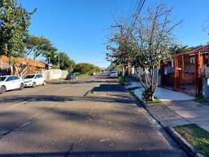 Image 13 - 889257