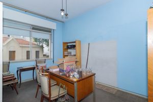 Image 7 - 889258