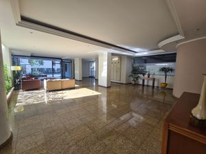 Image 27 - 889258