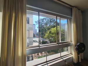 Image 7 - 889258