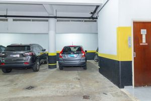 Image 37 - 889258