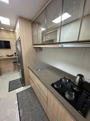 Image 7 - 889287