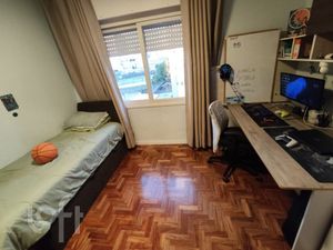 Image 12 - 889291