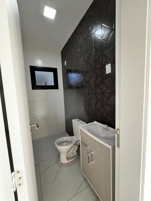 Image 8 - 889293