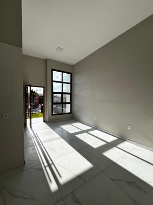 Image 4 - 889293