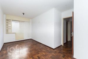Image 11 - 889296