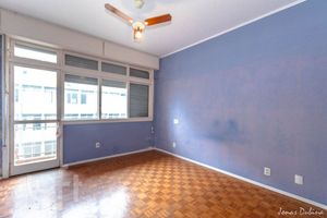 Image 12 - 889297