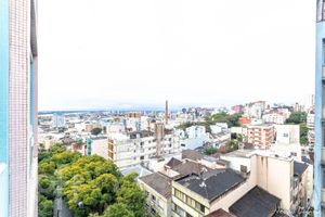 Image 17 - 889297