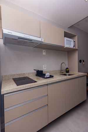 Image 11 - 889304