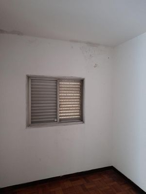 Image 18 - 889305