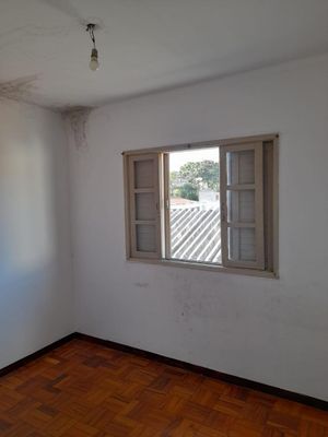 Image 21 - 889305