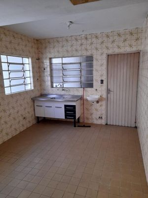 Image 9 - 889305