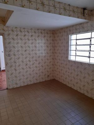Image 8 - 889305