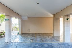 Image 17 - 889306