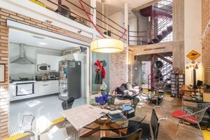 Image 32 - 889307