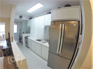 Image 8 - 889310